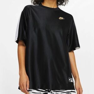 Nike Black T-Shirt in XS